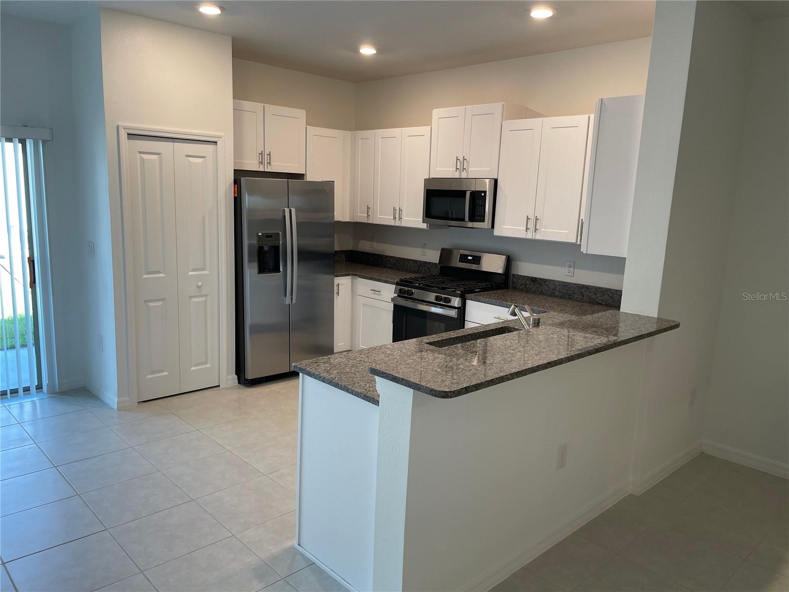 8245 CRESCENT OAKS DR, NEW PORT RICHEY, FL, 34655