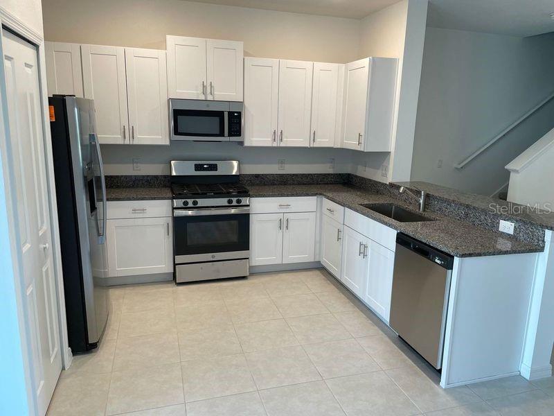 8245 CRESCENT OAKS DR, NEW PORT RICHEY, FL, 34655