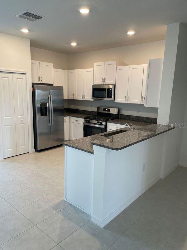 8245 CRESCENT OAKS DR, NEW PORT RICHEY, FL, 34655