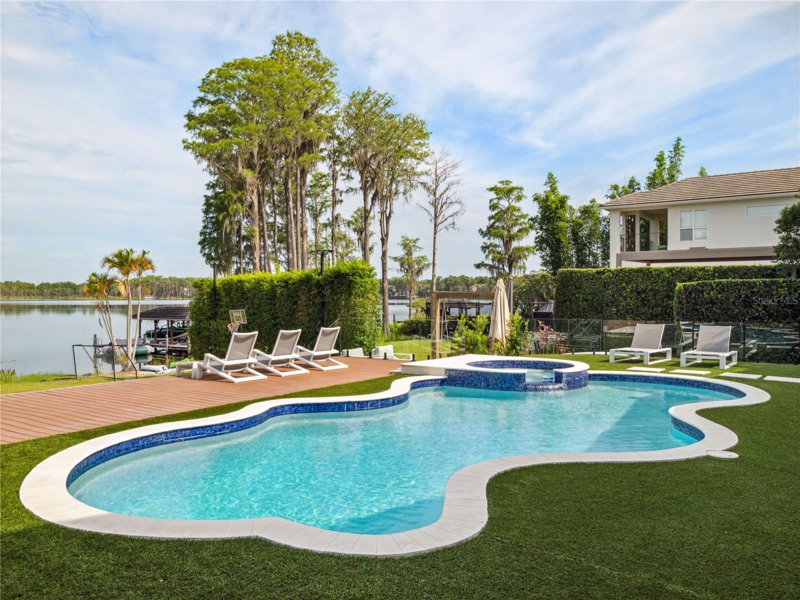 O6324381 Property Photo