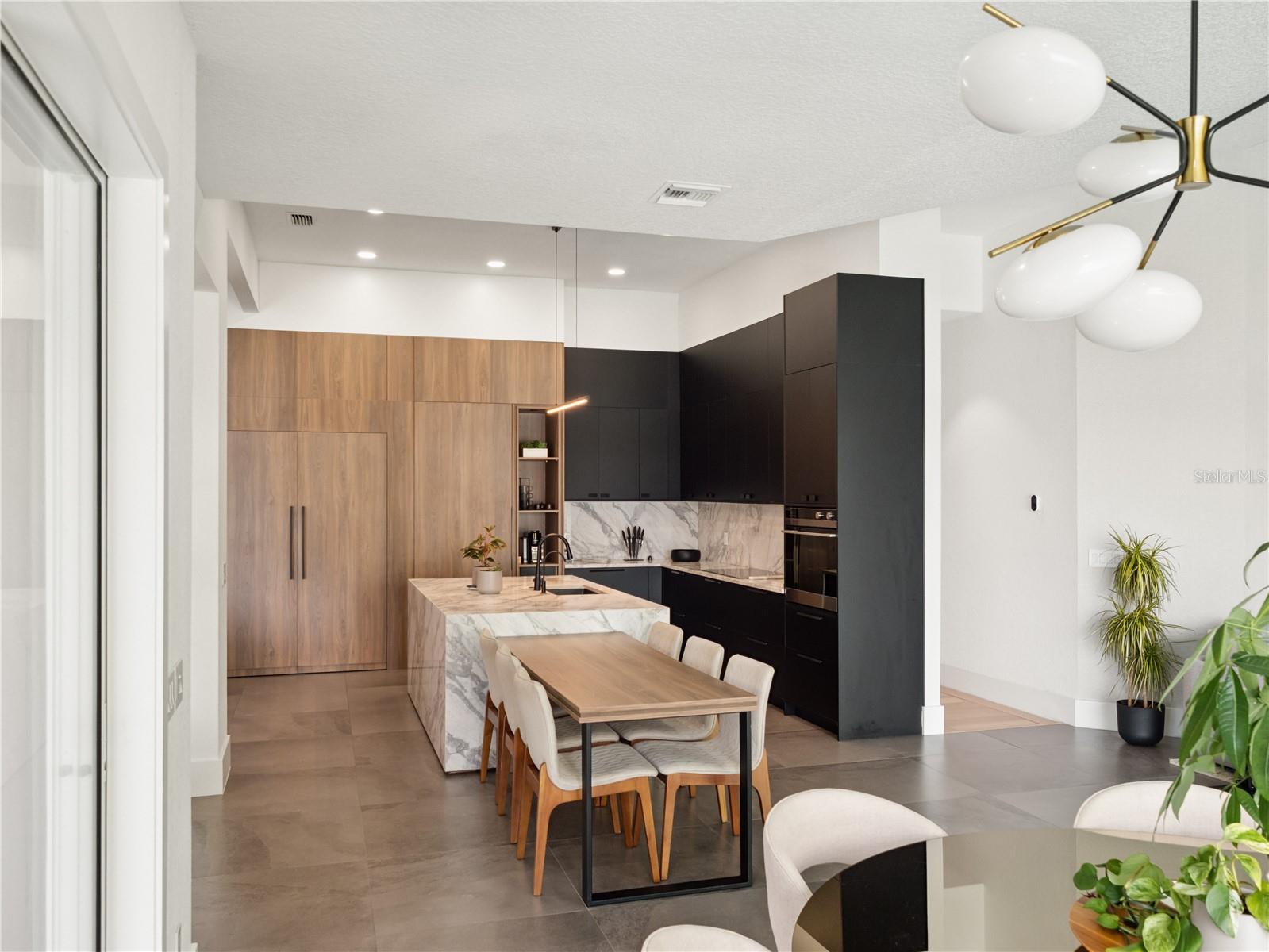 O6324381 Property Photo