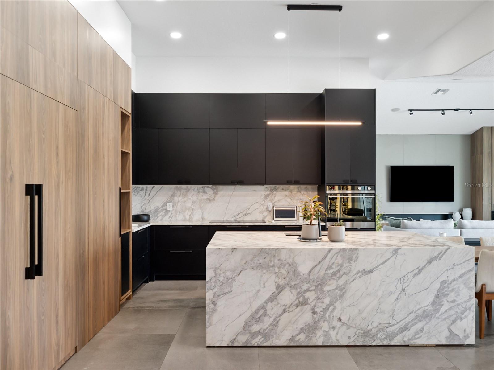 O6324381 Property Photo