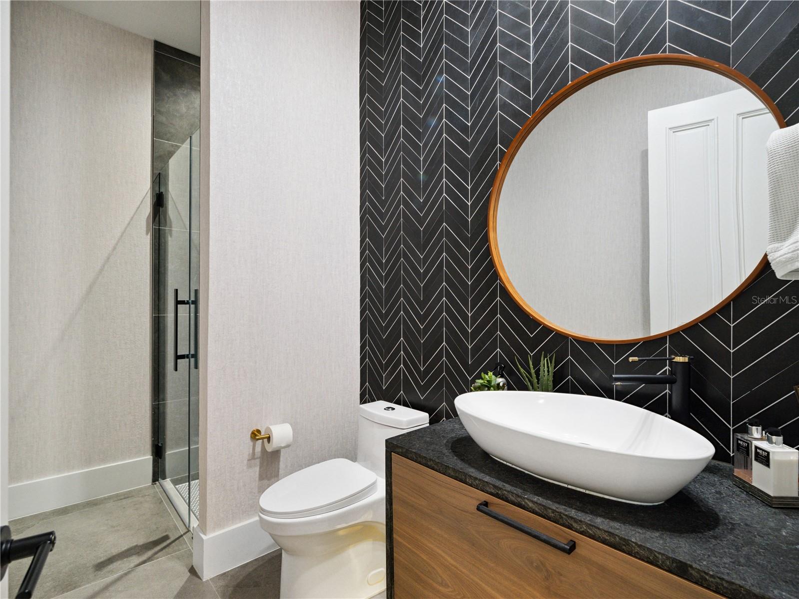 O6324381 Property Photo