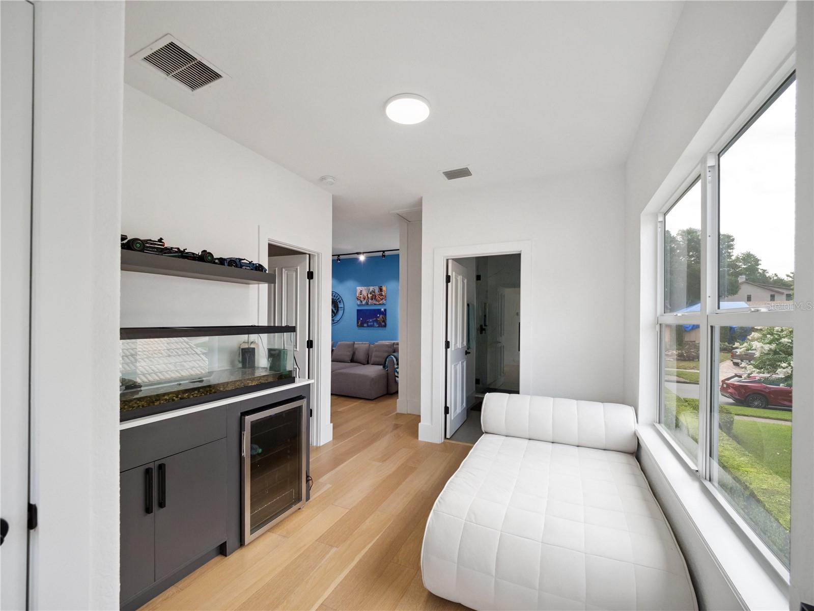 O6324381 Property Photo