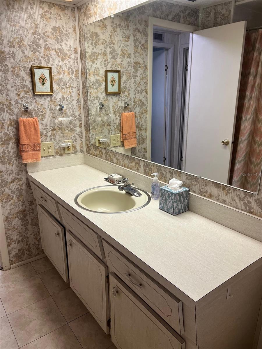 48 PALM FOREST DR, LARGO, FL, 33770