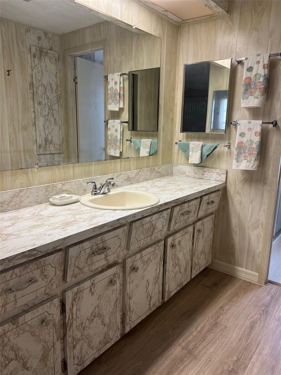 48 PALM FOREST DR, LARGO, FL, 33770