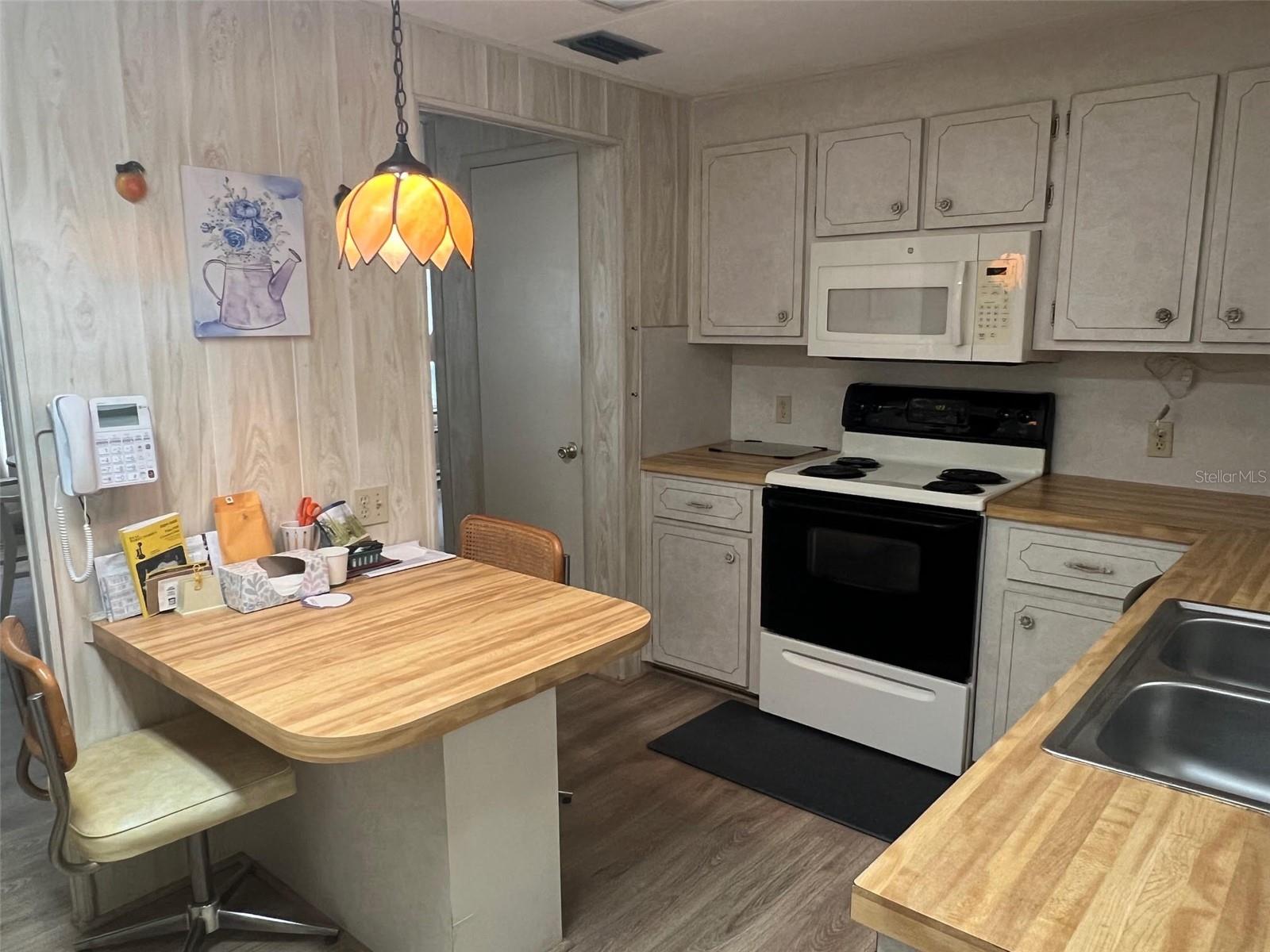 48 PALM FOREST DR, LARGO, FL, 33770