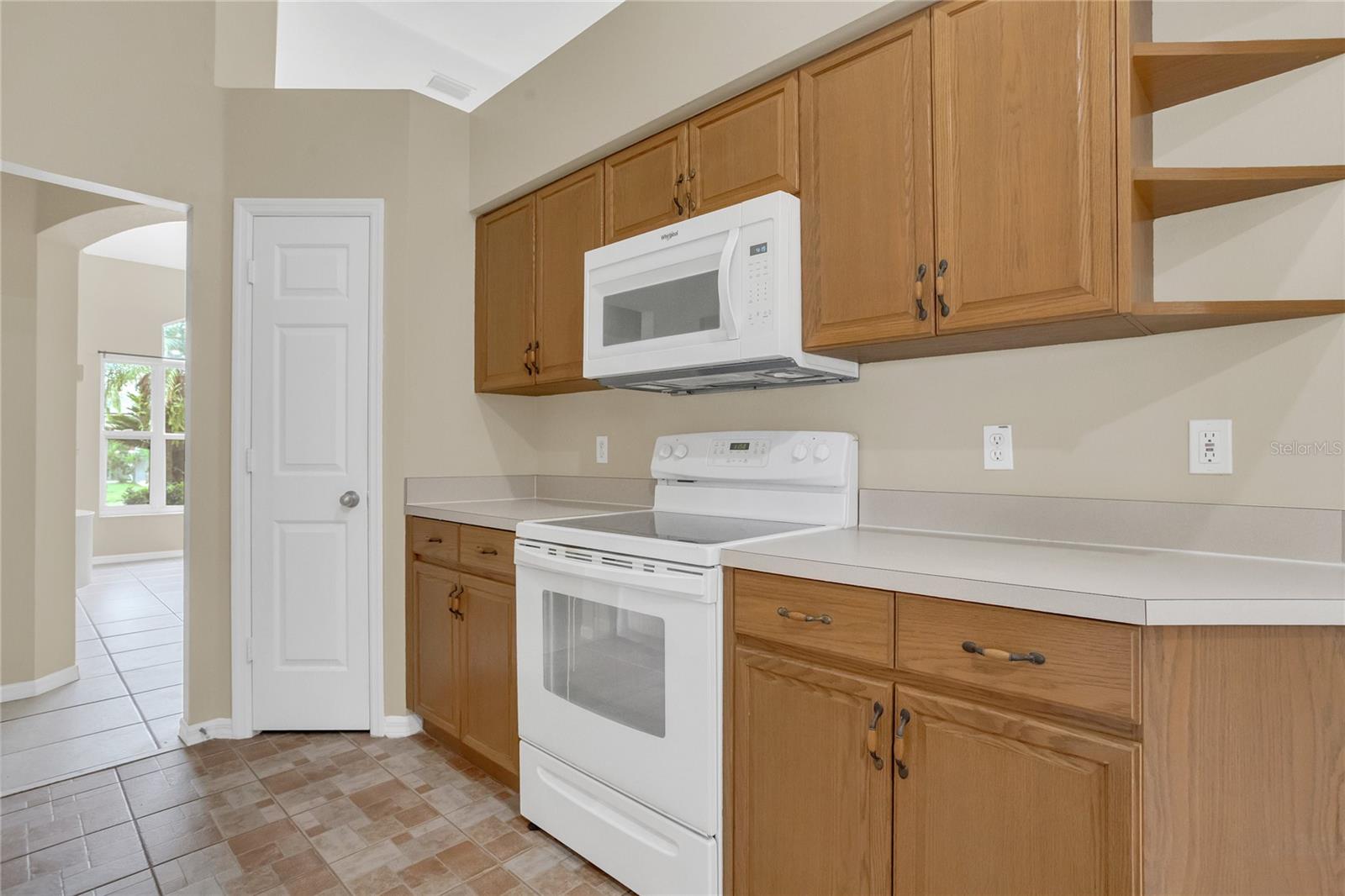 2408 GROVEWAY DR, VALRICO, FL, 33596