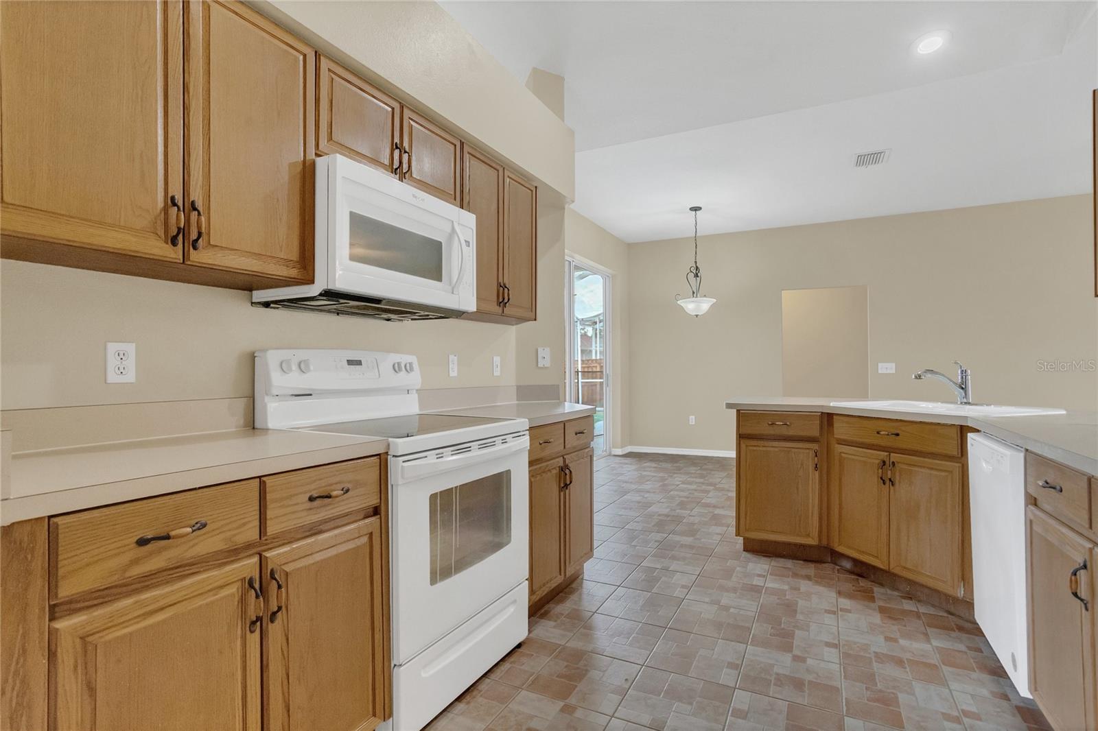 2408 GROVEWAY DR, VALRICO, FL, 33596