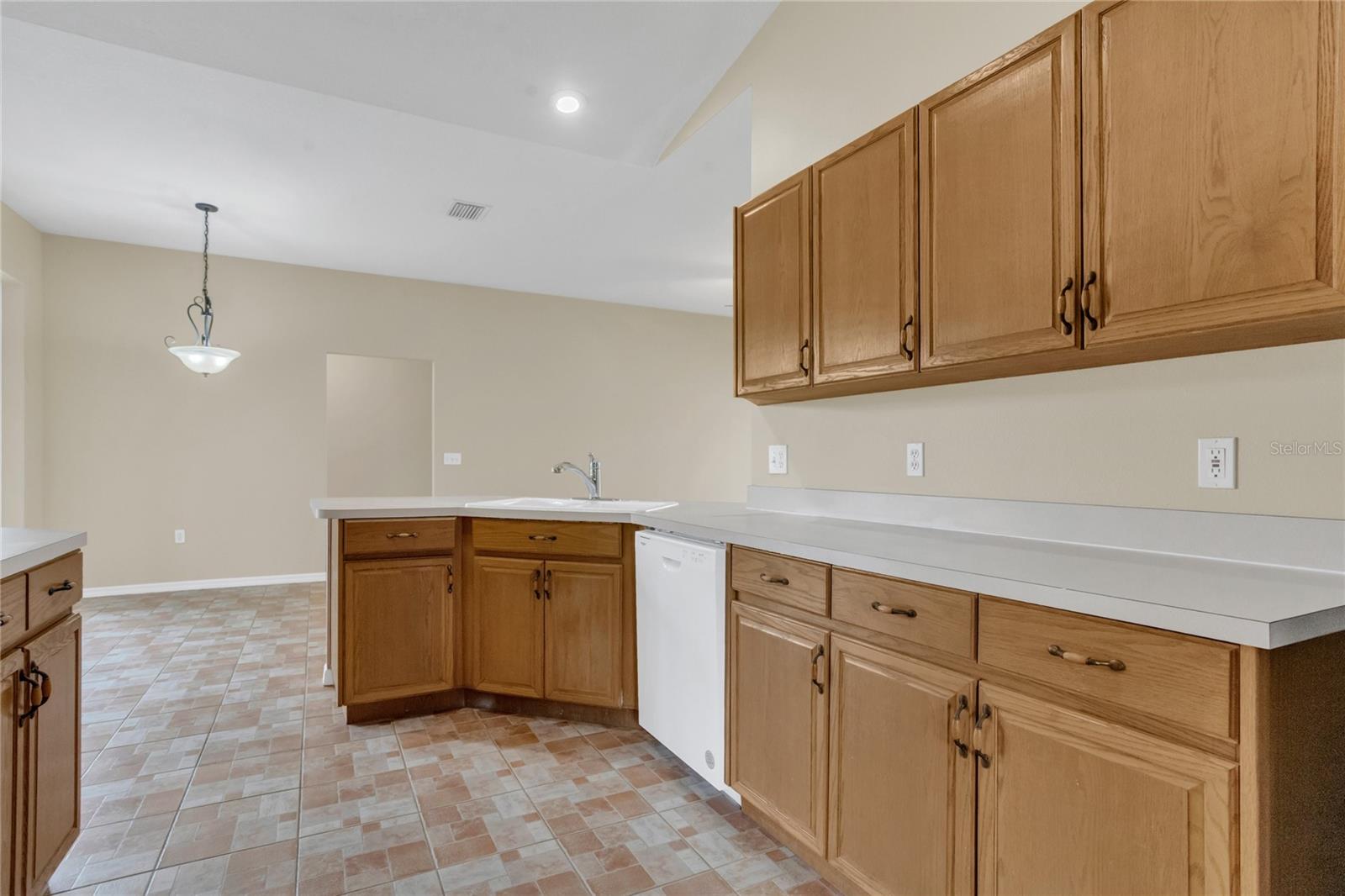 2408 GROVEWAY DR, VALRICO, FL, 33596