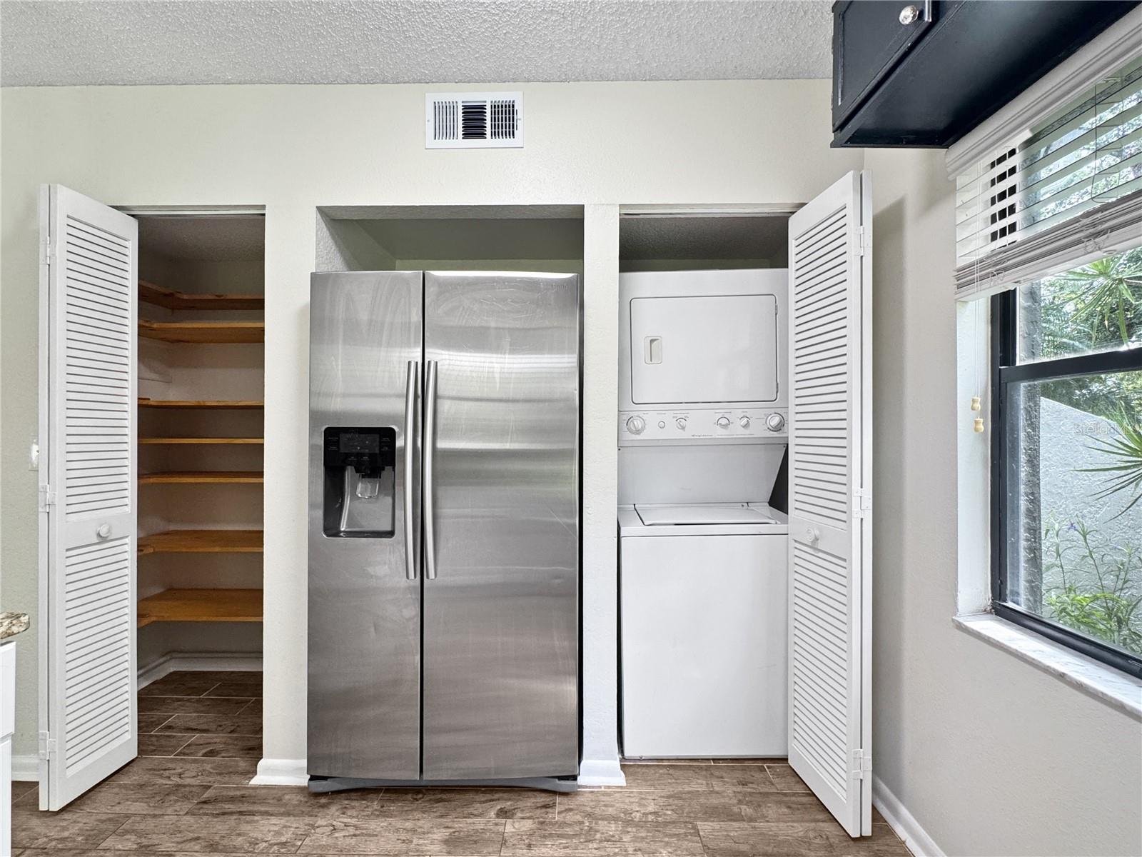 484 SANTA CRUZ PL NE #D, ST PETERSBURG, FL, 33703