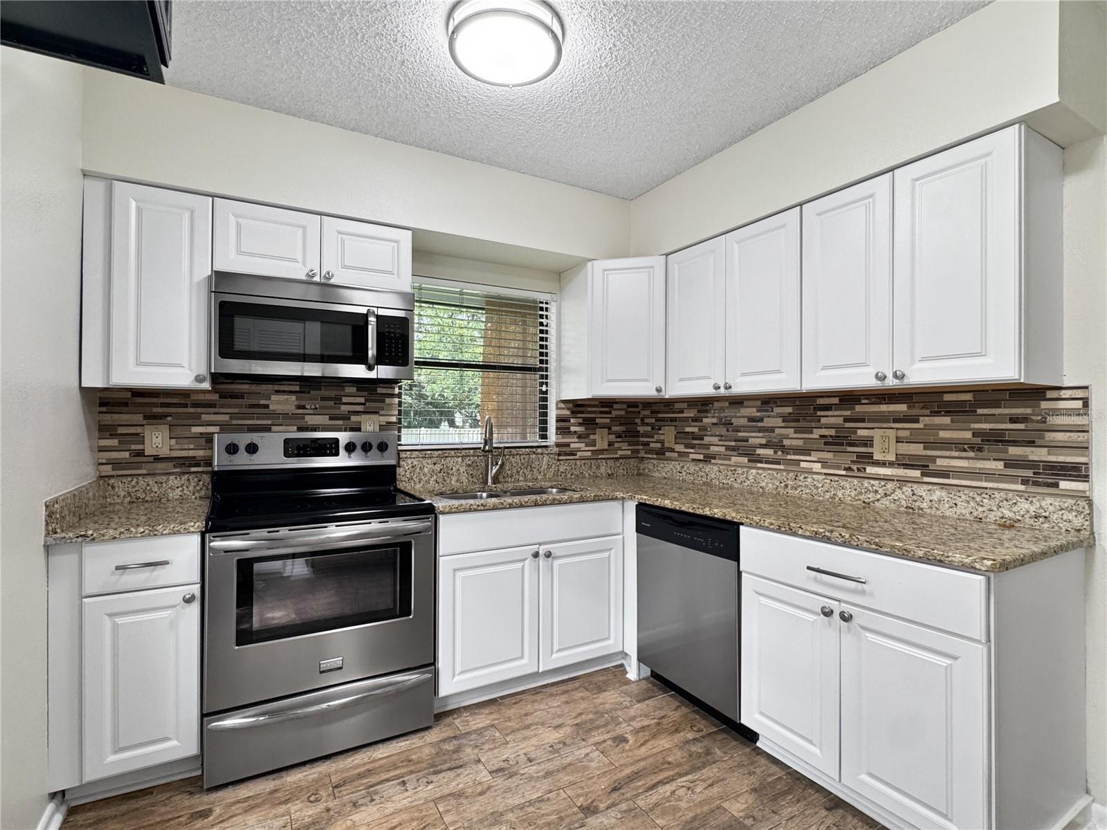 484 SANTA CRUZ PL NE #D, ST PETERSBURG, FL, 33703