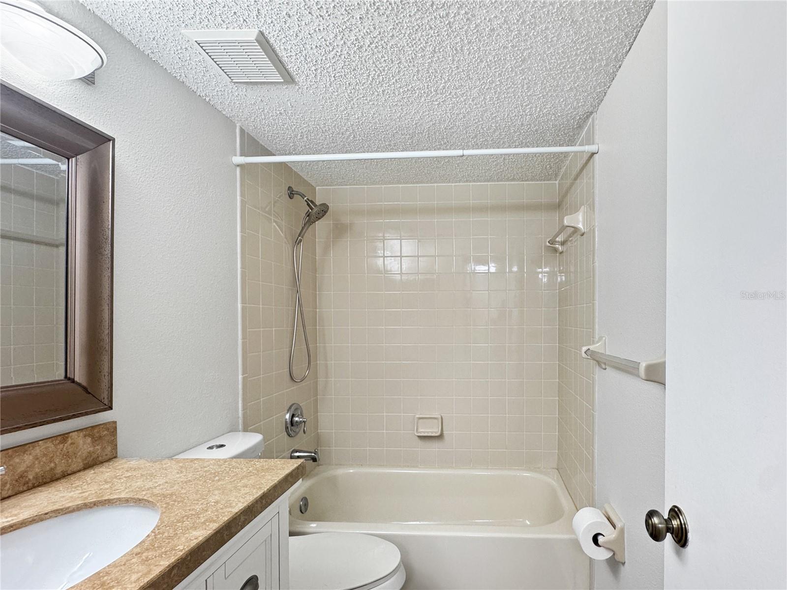 484 SANTA CRUZ PL NE #D, ST PETERSBURG, FL, 33703