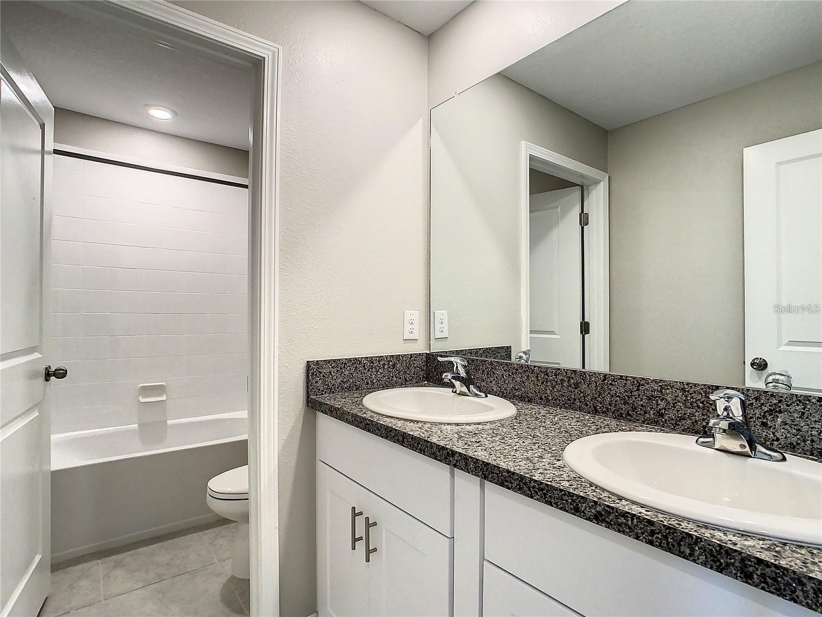 7022 KING CREEK DR, SUN CITY CENTER, FL, 33573