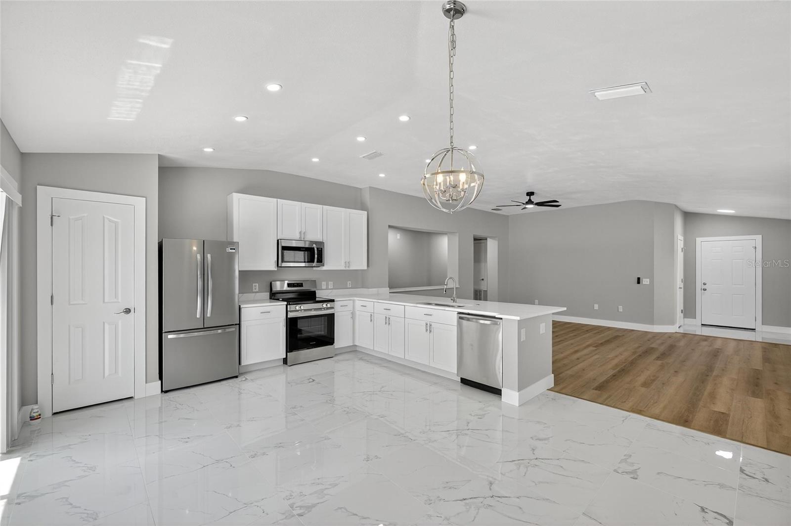 10610 BOYETTE CREEK BLVD, RIVERVIEW, FL, 33569