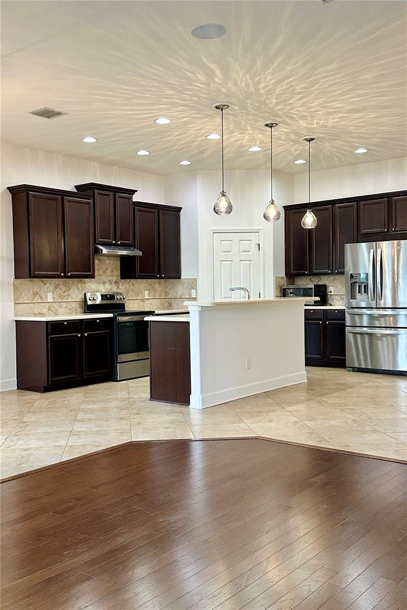 6157 CASTLETON HOLLOW RD, RIVERVIEW, FL, 33578