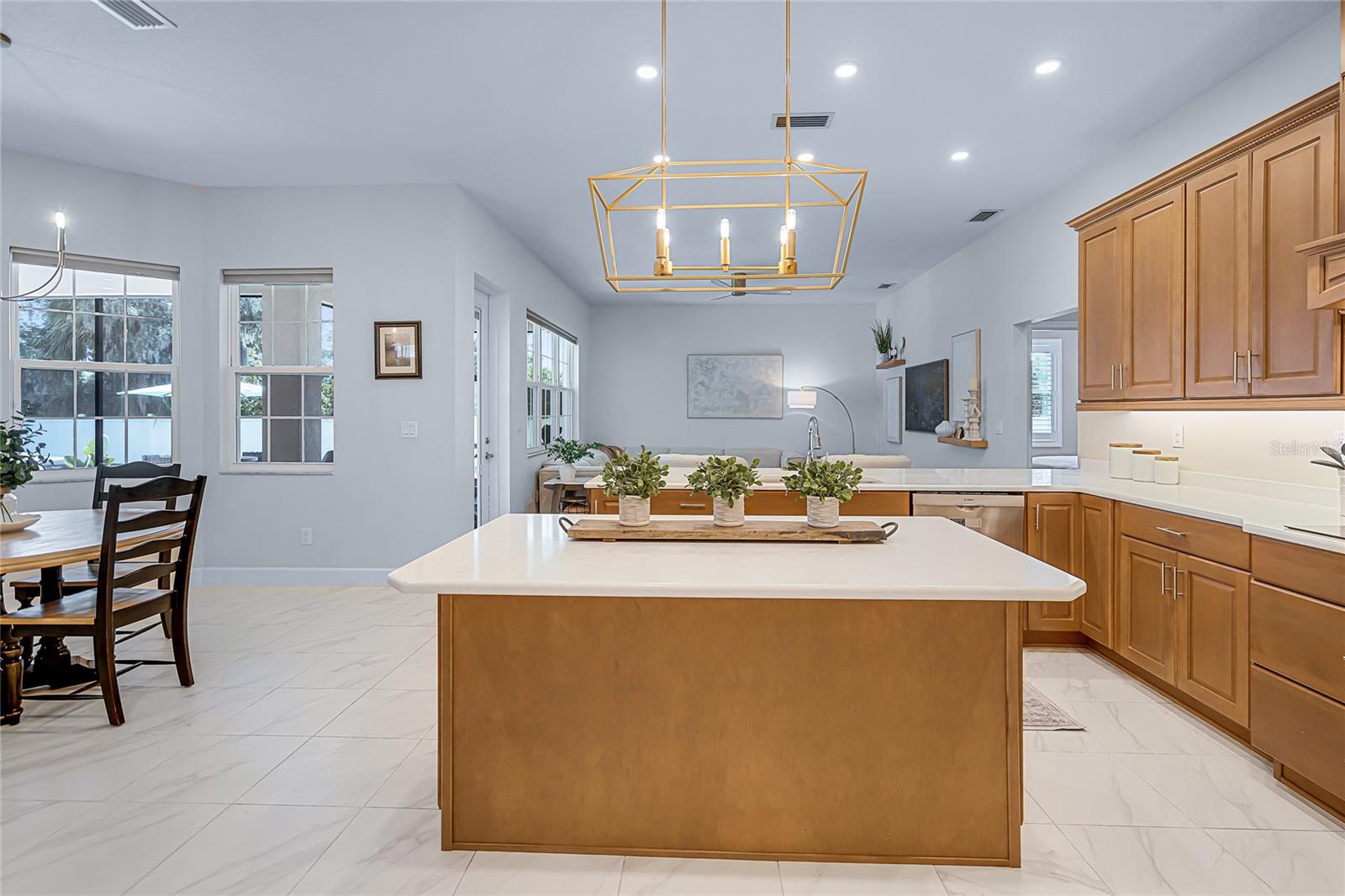 926 JOHN CRESSLER DR, SEFFNER, FL, 33584