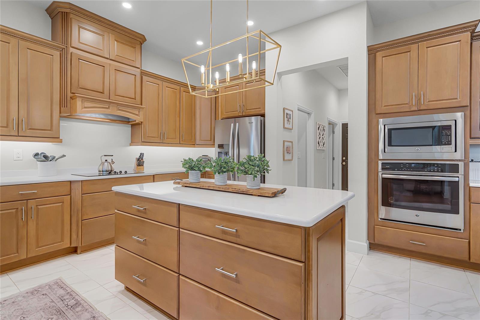 926 JOHN CRESSLER DR, SEFFNER, FL, 33584