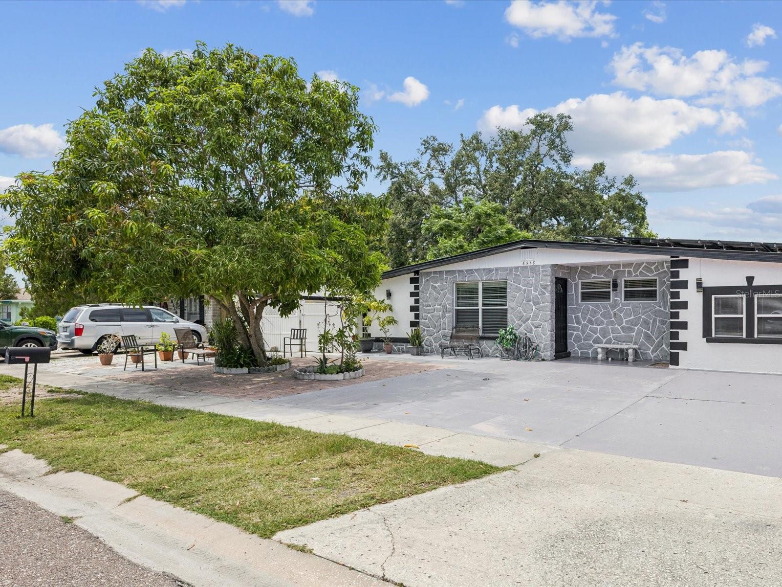 6518 S WEST SHORE CIR, TAMPA, FL, 33616