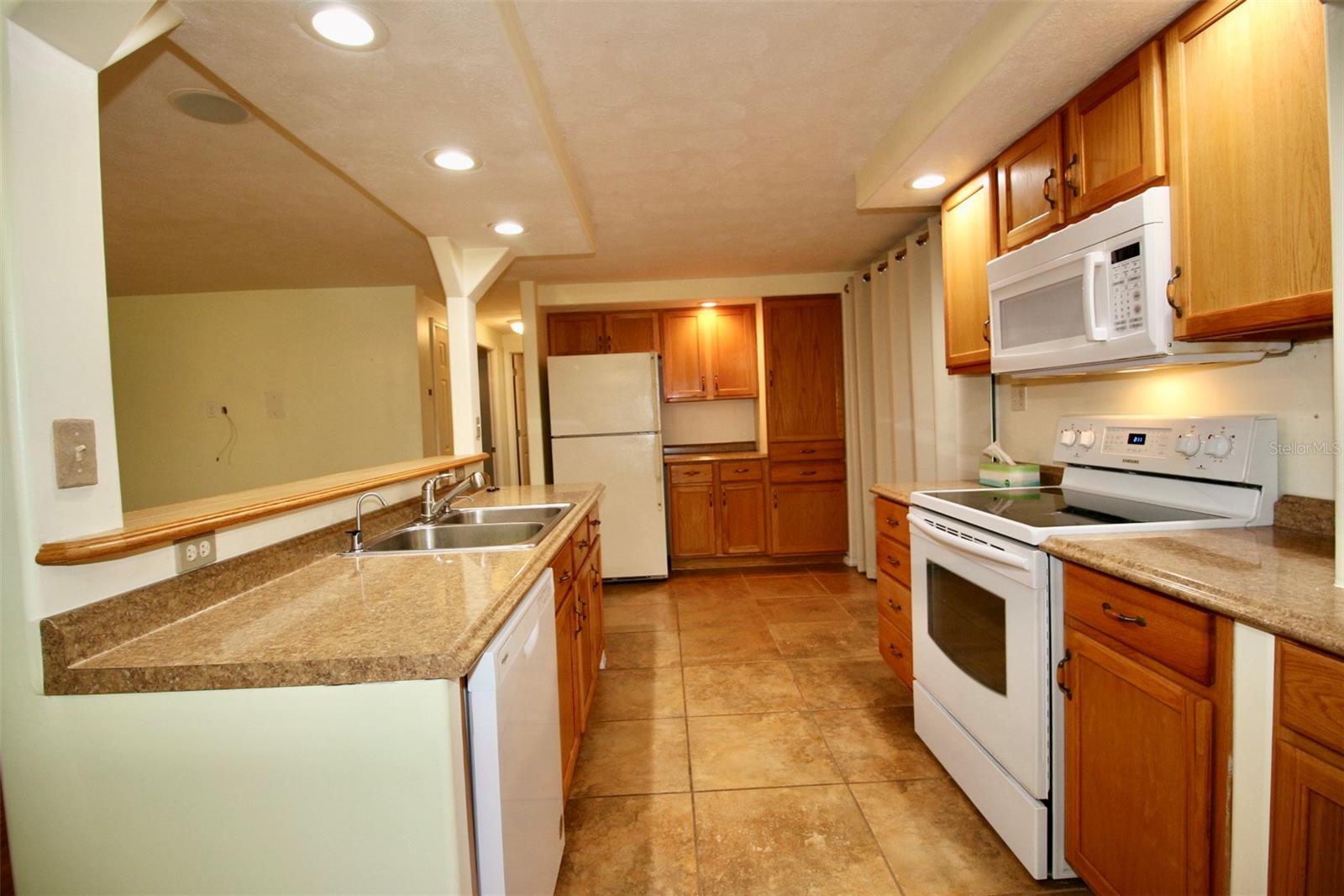 10992 POPLAR ST NE #127, ST PETERSBURG, FL, 33716