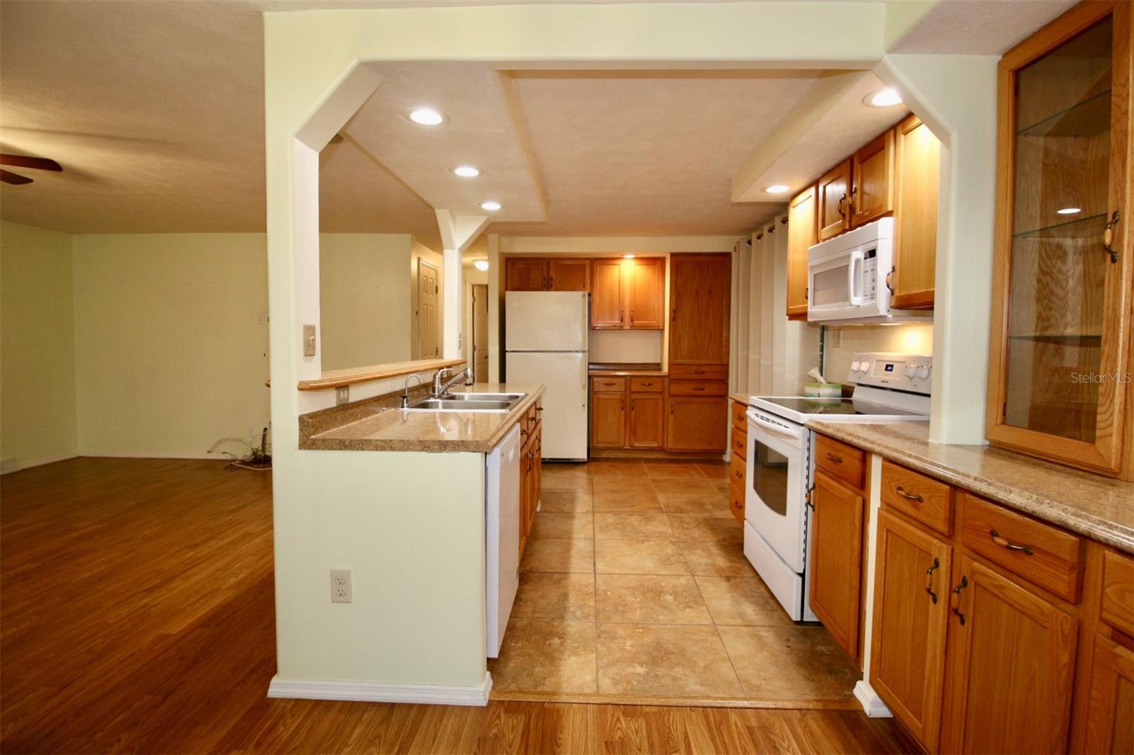 10992 POPLAR ST NE #127, ST PETERSBURG, FL, 33716