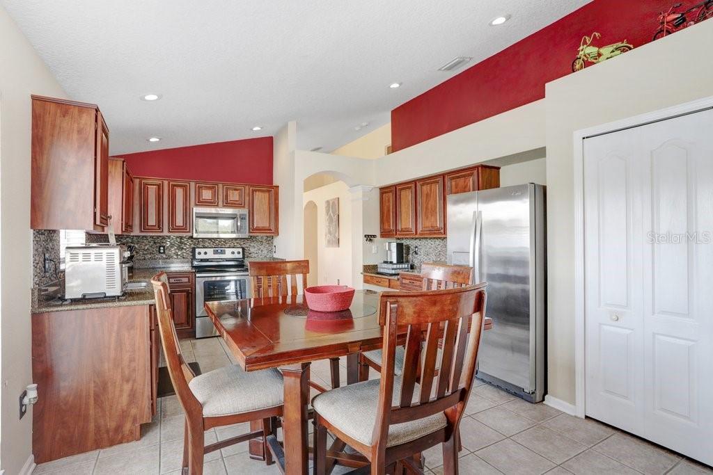 2027 RENSSELAER DR, WESLEY CHAPEL, FL, 33543