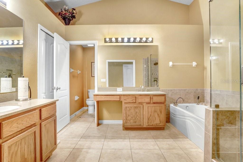 2027 RENSSELAER DR, WESLEY CHAPEL, FL, 33543