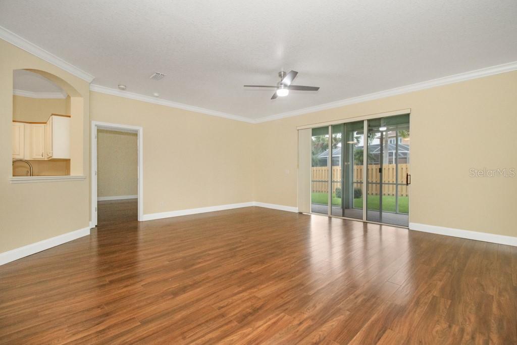 10136 KINGSBRIDGE AVE, TAMPA, FL, 33626