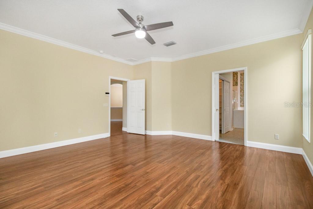 10136 KINGSBRIDGE AVE, TAMPA, FL, 33626