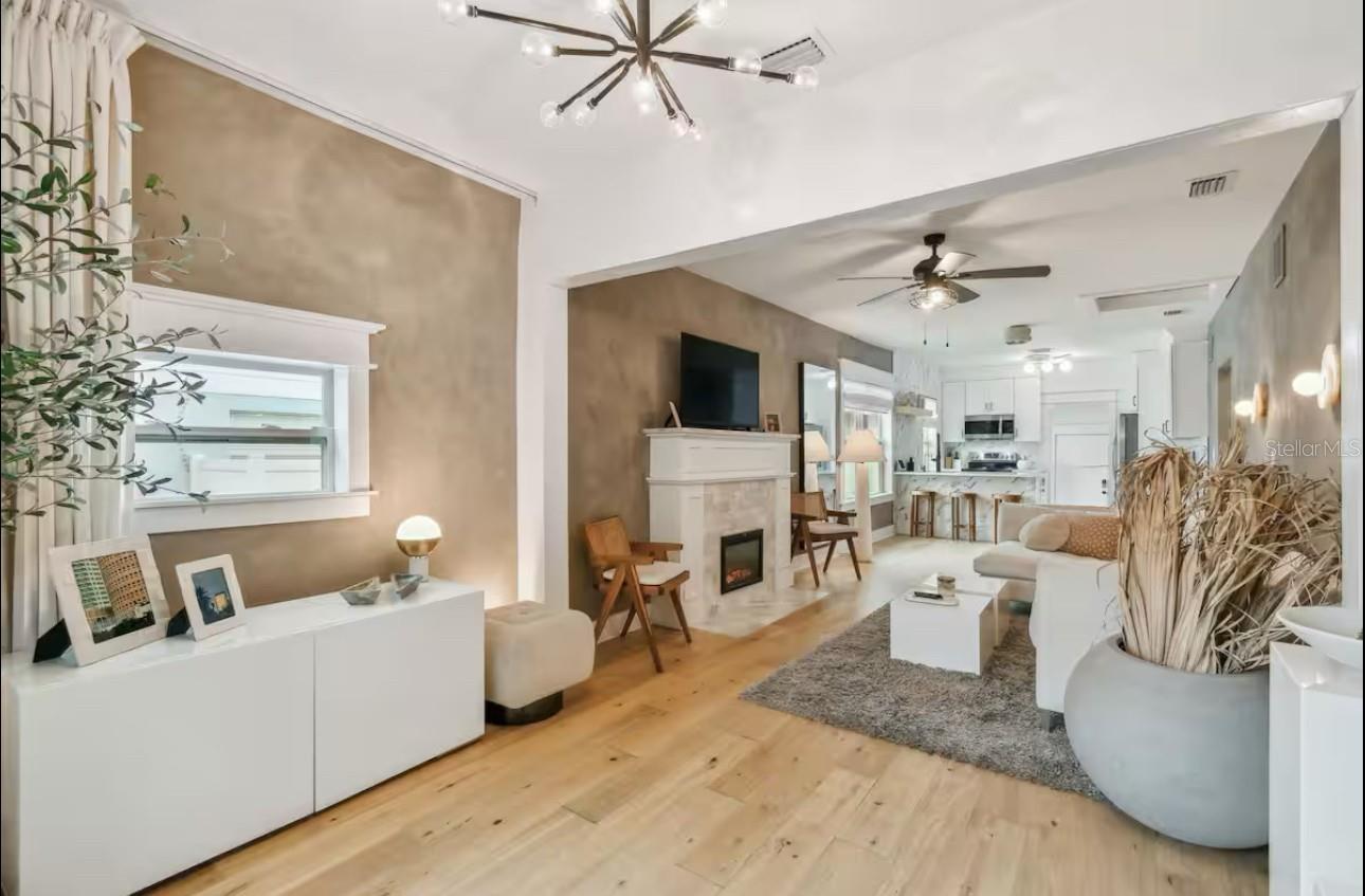 104 W CAYUGA ST, TAMPA, FL, 33603