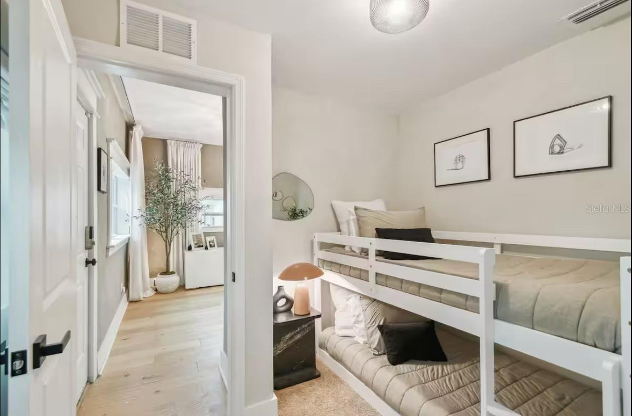 104 W CAYUGA ST, TAMPA, FL, 33603