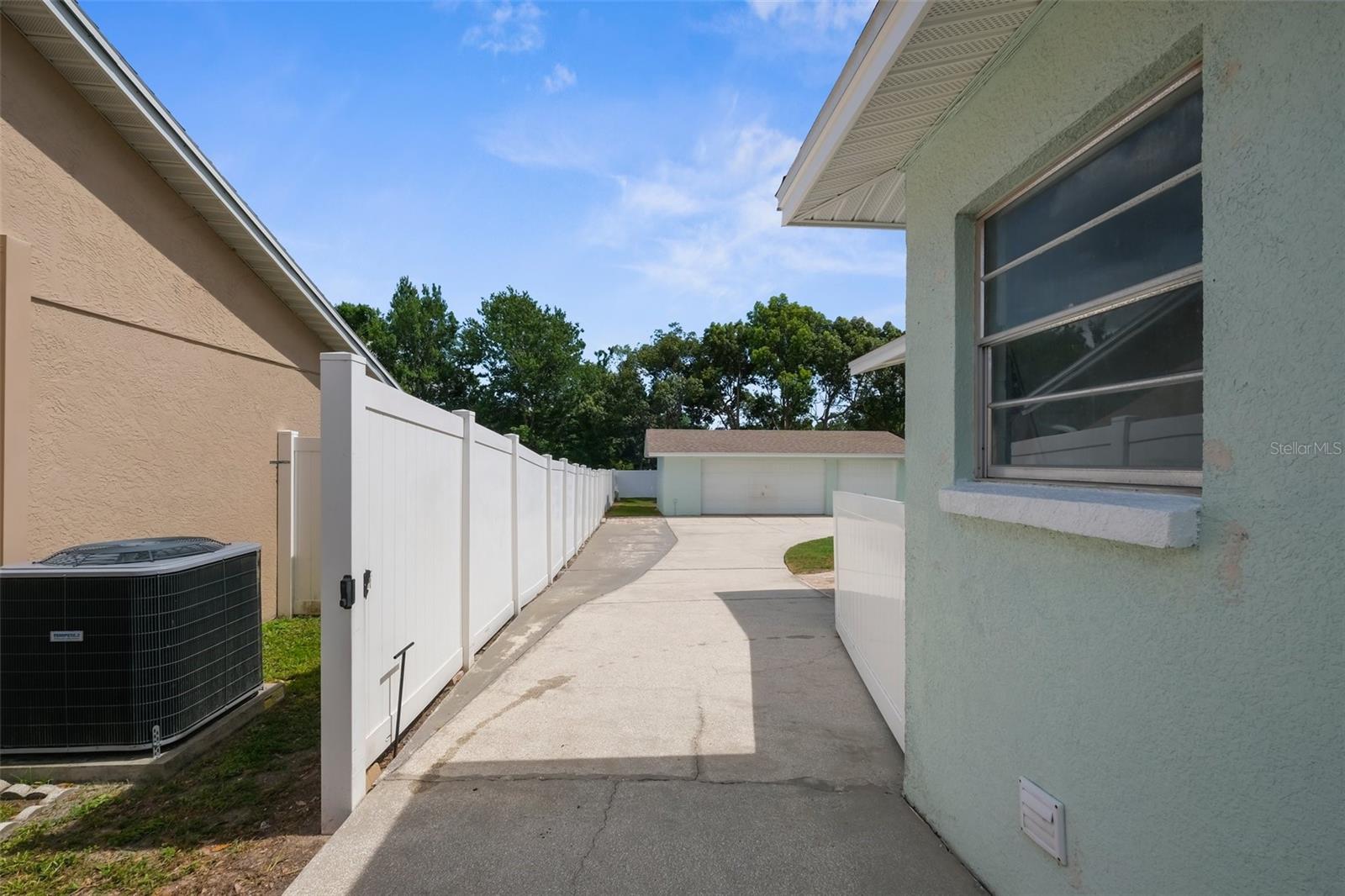 18605 SAN RIO CIR, LUTZ, FL, 33549