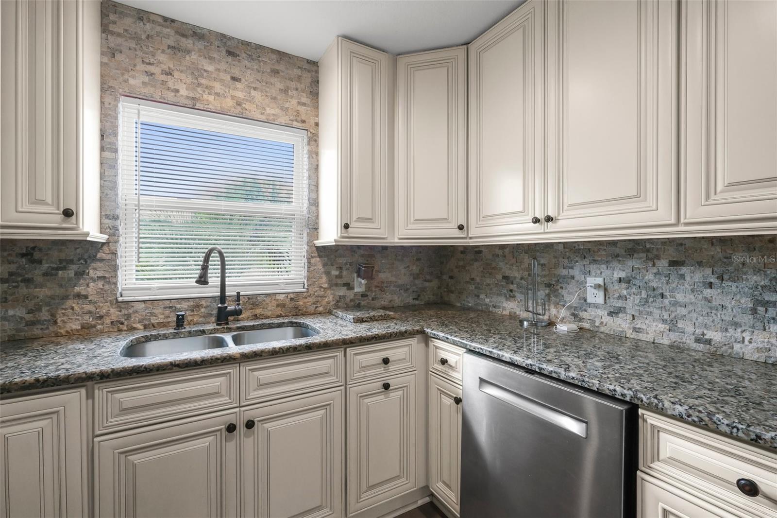 18605 SAN RIO CIR, LUTZ, FL, 33549