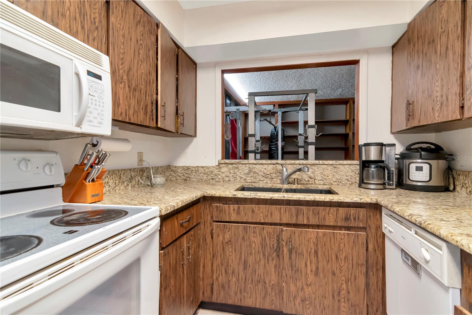 3129 W PARIS ST, TAMPA, FL, 33614