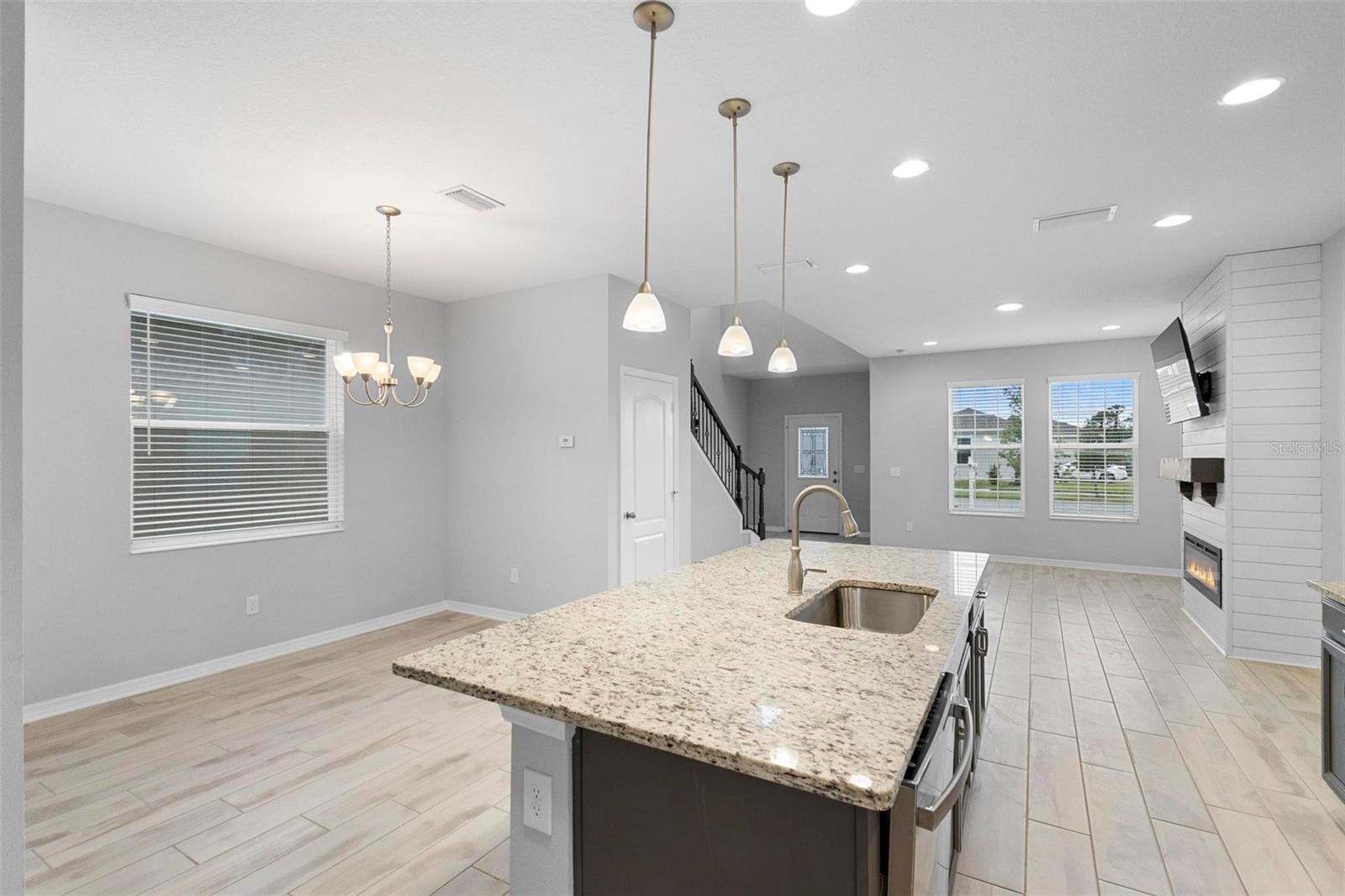 730 RIVINGTON AVE, DEBARY, FL, 32713