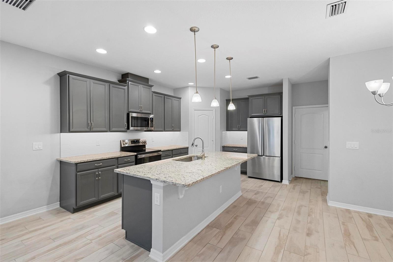 730 RIVINGTON AVE, DEBARY, FL, 32713