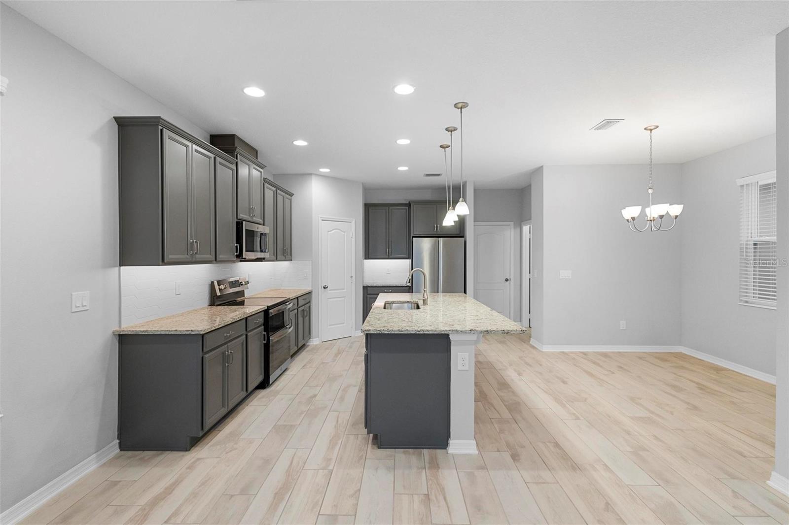 730 RIVINGTON AVE, DEBARY, FL, 32713