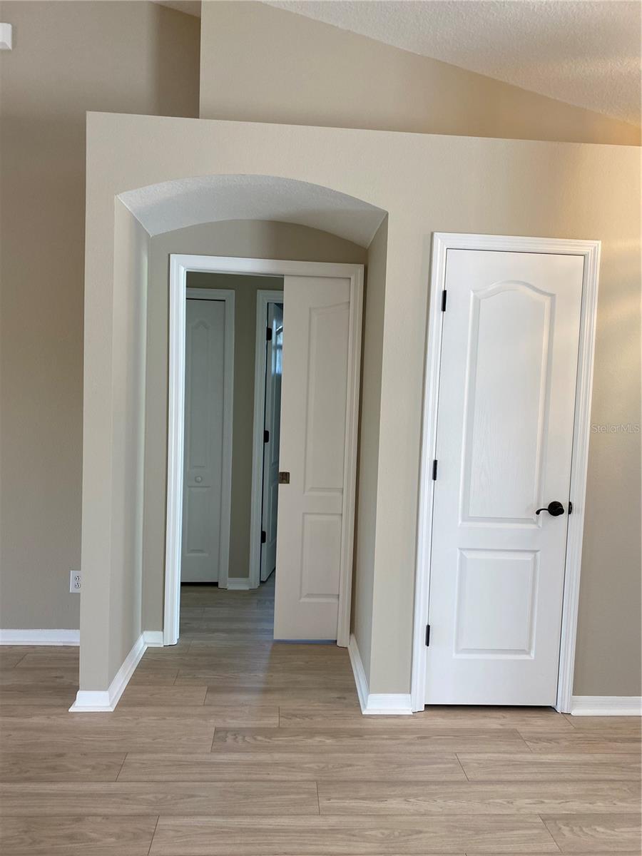 1302 AVONWOOD CT, LUTZ, FL, 33559