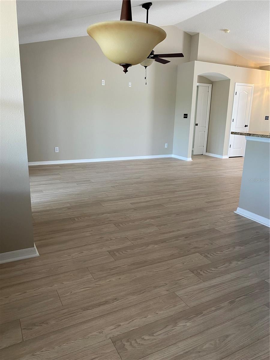 1302 AVONWOOD CT, LUTZ, FL, 33559