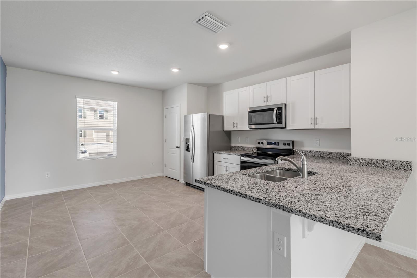 2725 SILVER CANOE DR, EDGEWATER, FL, 32141