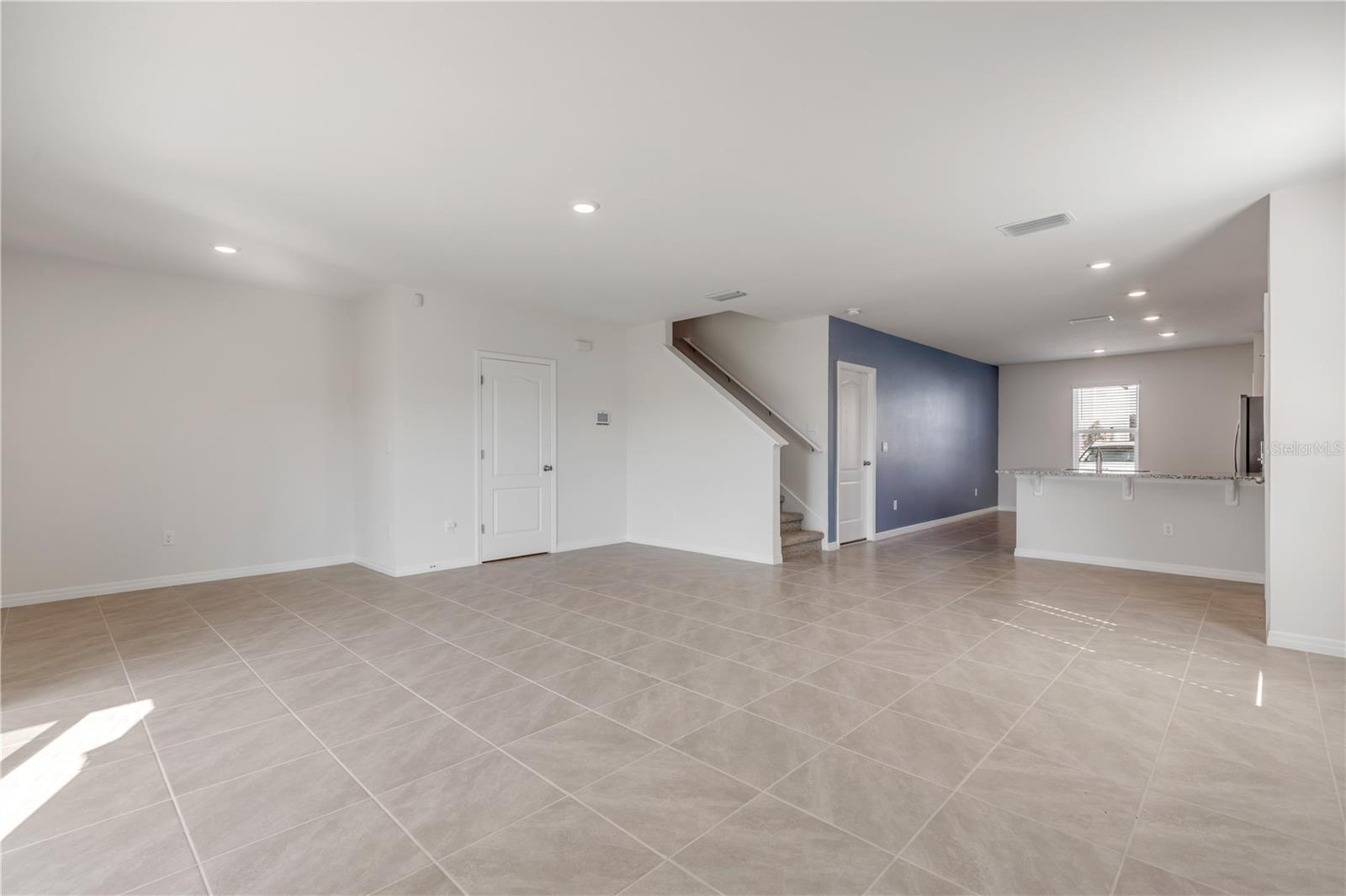 2725 SILVER CANOE DR, EDGEWATER, FL, 32141