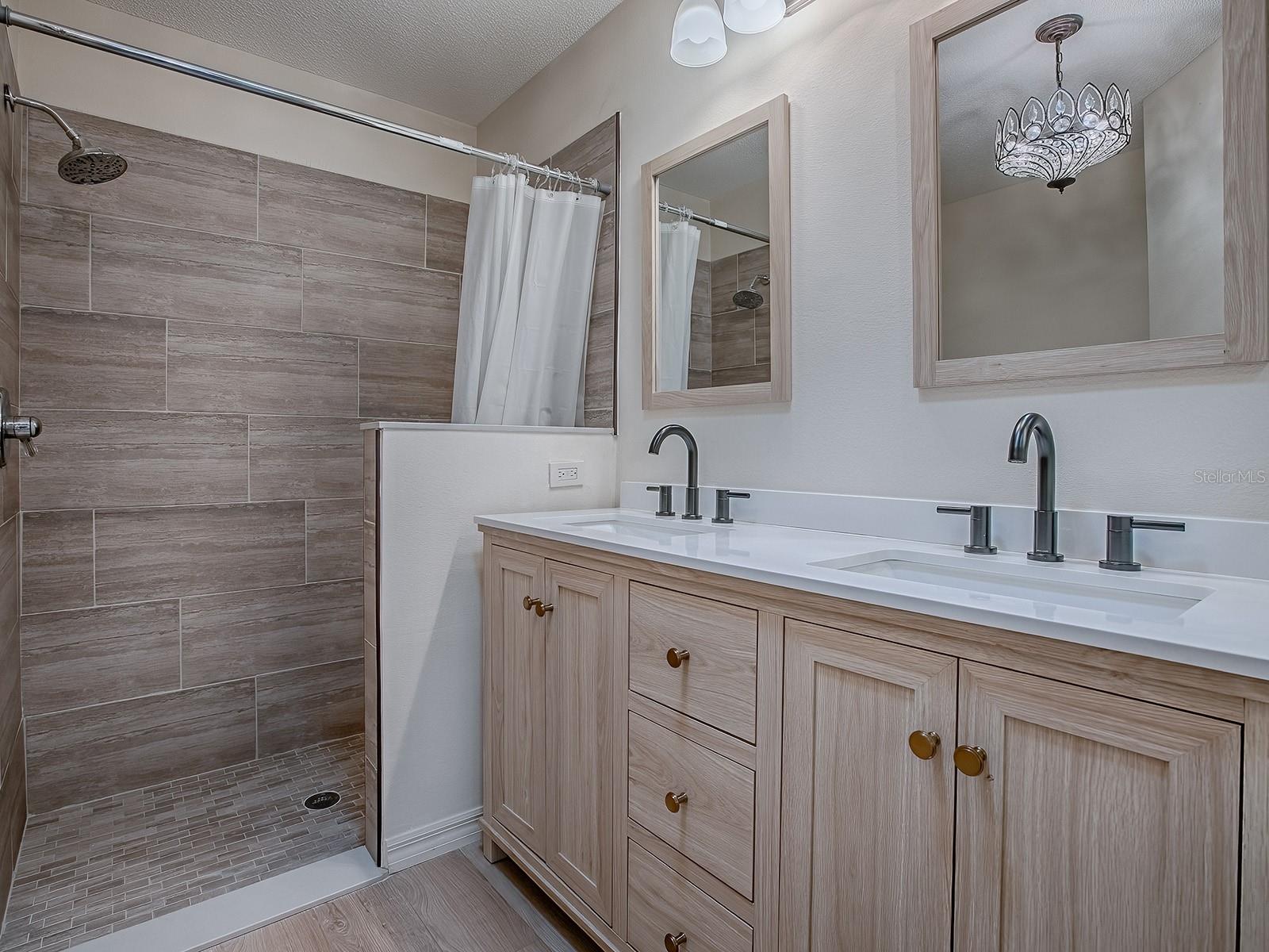 2840 LEICESTER TER, THE VILLAGES, FL, 32162