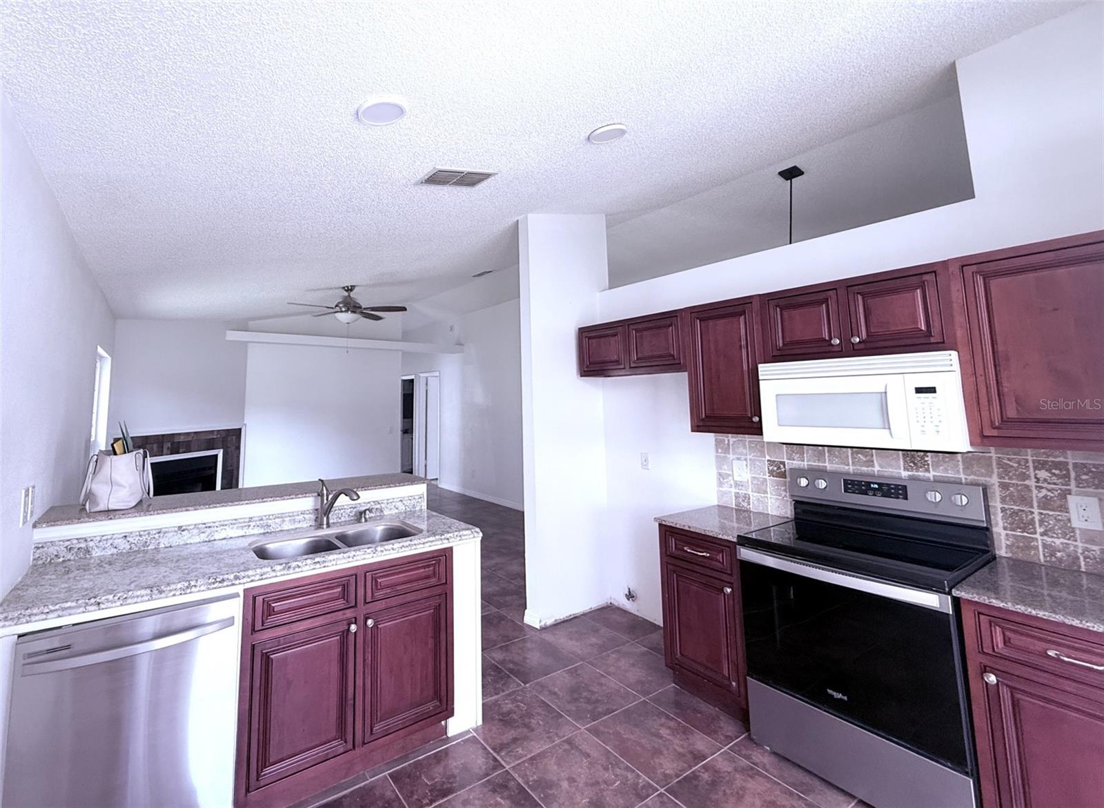 7219 EDGEWATER SHORES CT, ORLANDO, FL, 32810