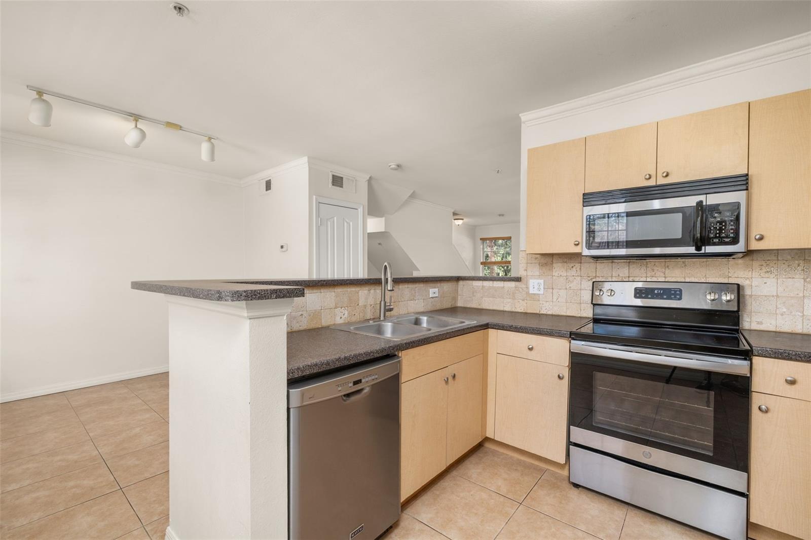 1042 WATERSIDE DR, CELEBRATION, FL, 34747