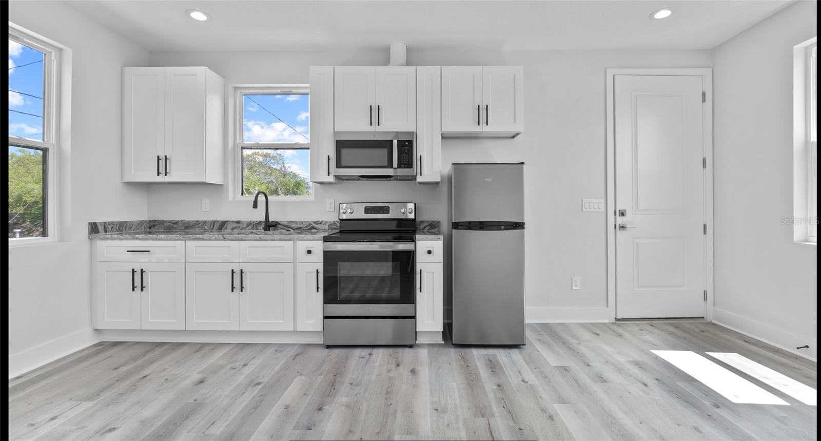 3835 2ND AVE N #b, ST PETERSBURG, FL, 33713