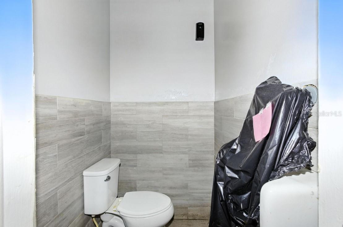 930 N WOODLAND BLVD, DELAND, FL, 32720