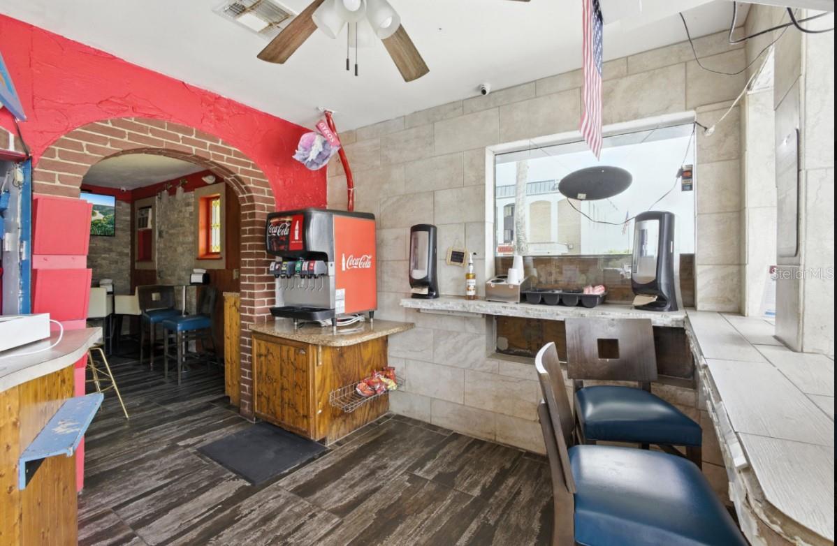 930 N WOODLAND BLVD, DELAND, FL, 32720