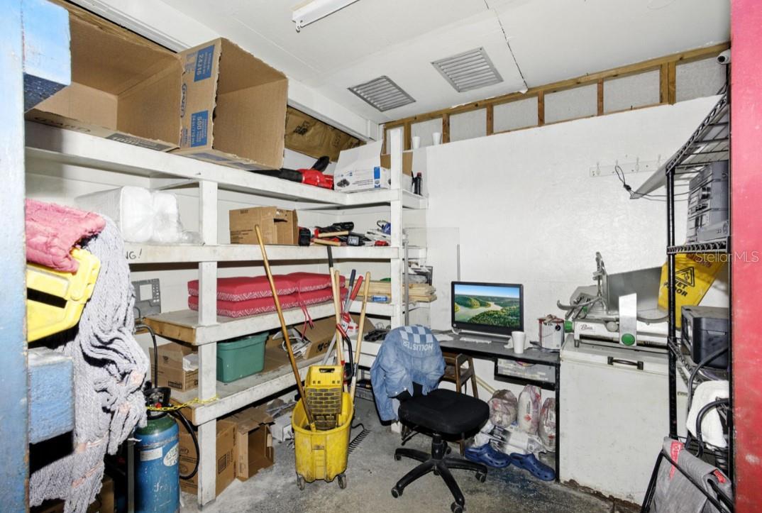 930 N WOODLAND BLVD, DELAND, FL, 32720