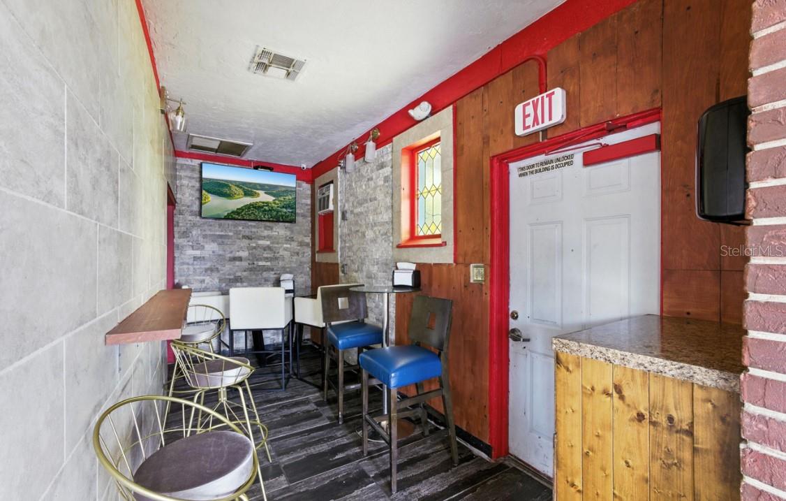 930 N WOODLAND BLVD, DELAND, FL, 32720