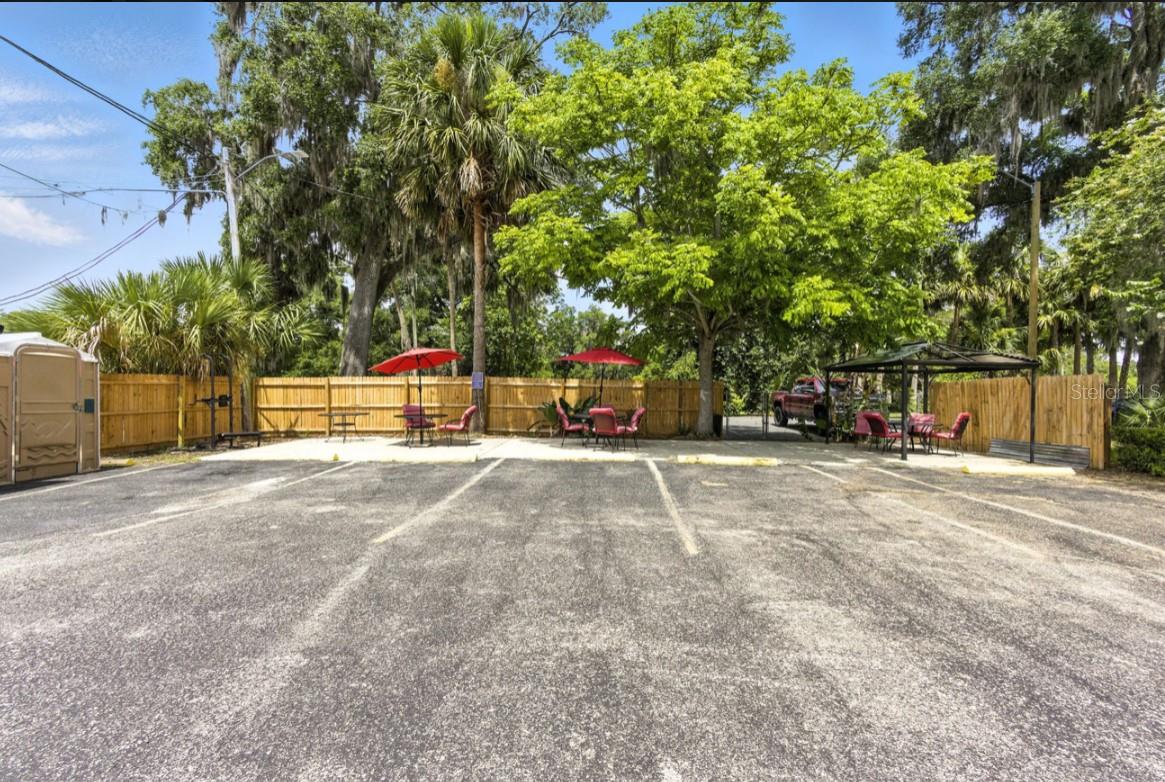 930 N WOODLAND BLVD, DELAND, FL, 32720